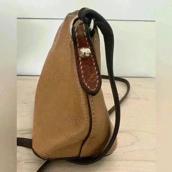 Dooney & Bourke Brown Pebbled Leather Suki Crossbody Purse - Picture 9 of 13